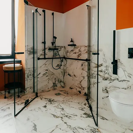 Weltwien Luxury Art & Free Parking Aparthotel