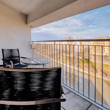 Urban Island I Riverside Apartment Wien