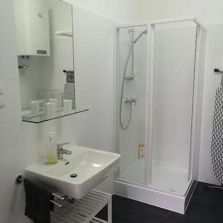 Near Yppenplatz & Brunnenmarkt Apartament