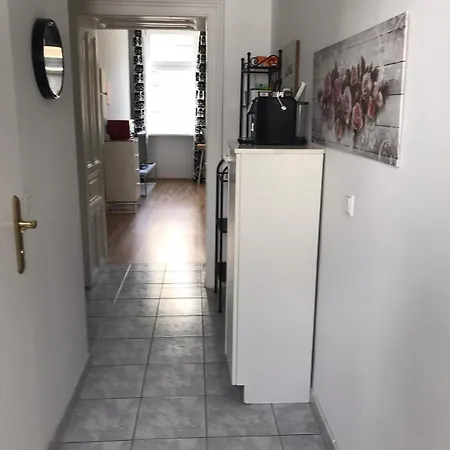 Apartment & Near Reumannplatz
