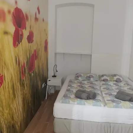 Apartment & Near Reumannplatz