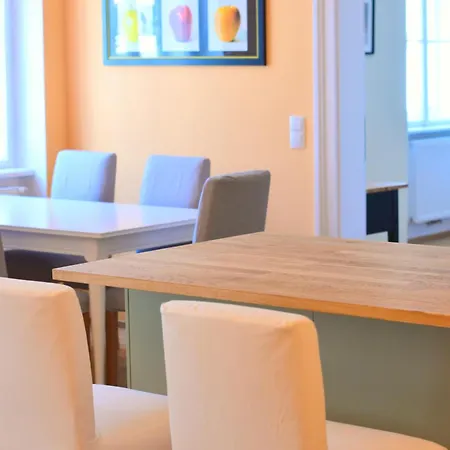 Spacious And Comfy With 3 Bedrooms Apartment