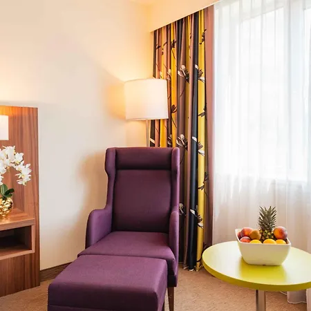 Hotel Plaza Premium 4*
