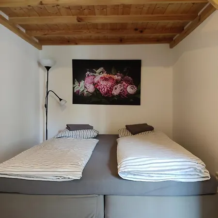 Lovely Near Center Apartment *