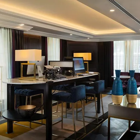Hilton Plaza 4*