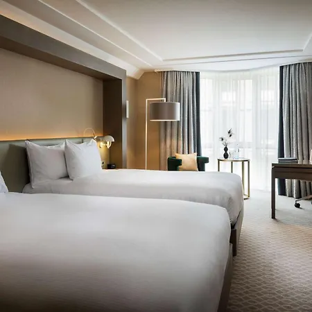 Hilton Plaza 4*