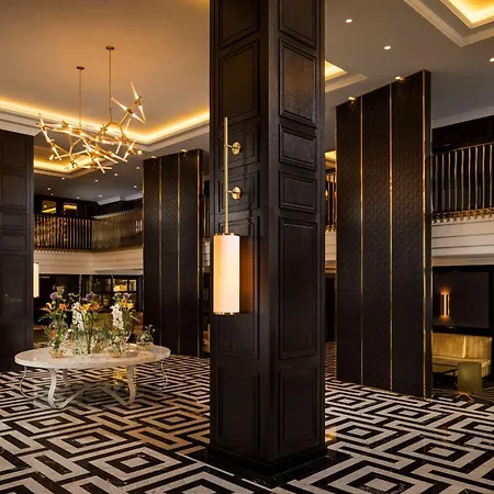 Hilton Plaza Hotel 4*