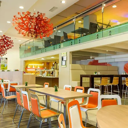 Ibis Messe 3*