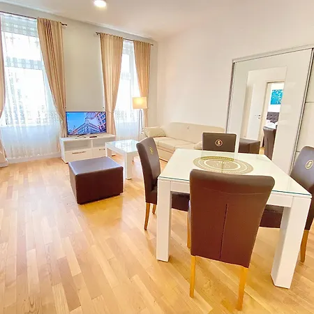 Steiner Residences Augarten Апартаменты