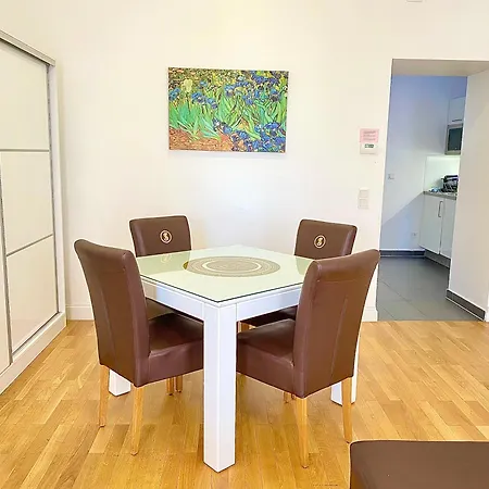Steiner Residences Augarten Апартаменты *