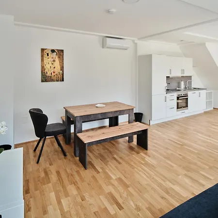 Next To Schoenbrunnpalace Close To Public Transport - Myschoenbrunn