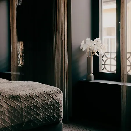 Aparthotel Weltwien Luxury Art & Free Parking 4*