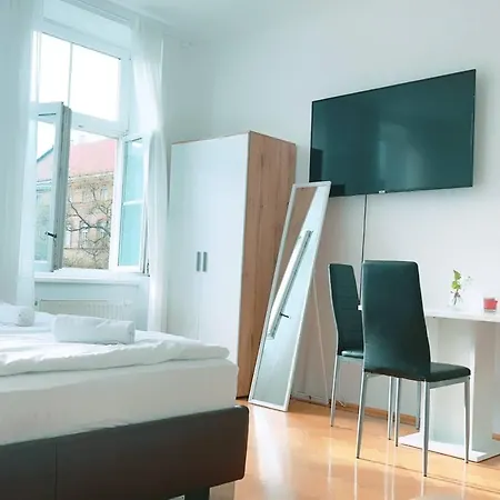 Homestay Zx Triple In Keplerplatz Vienna