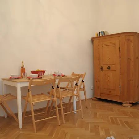 Lovely Renovated 11 - Easy Self Check In Apartamento
