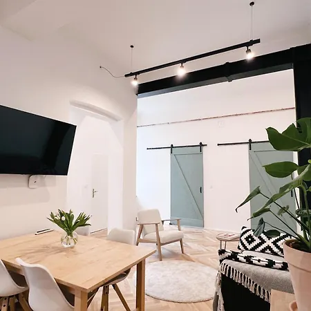 Loft Near Belvedere Castle Appartamento *
