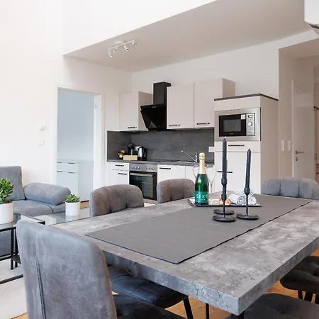 Symphony 41 - Modern Loft With Terrace And Grill In Location