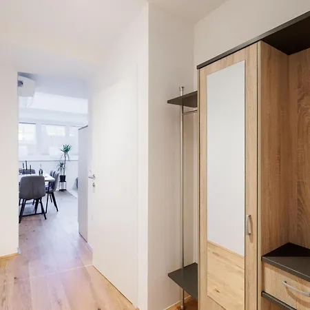 Symphony 41 - Modern Loft With Terrace And Grill In Location شقة
