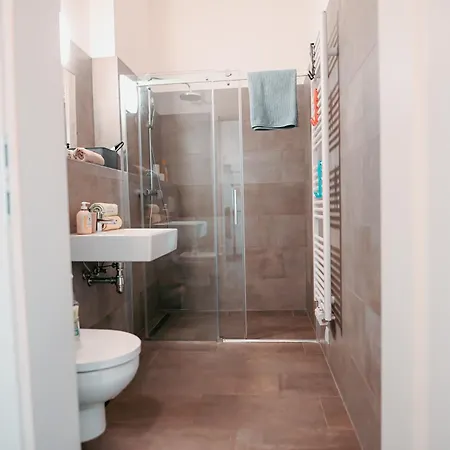 Raimond 12 Apartment *