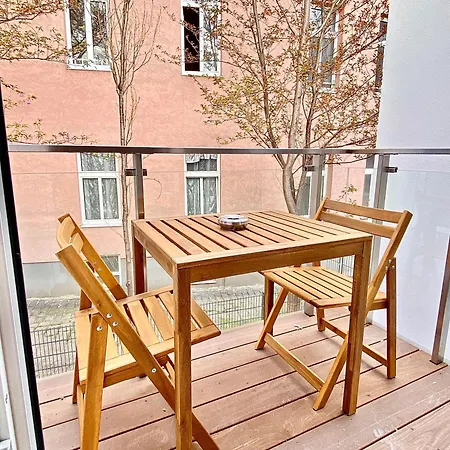 Apartment Steiner Residences Rembrandt