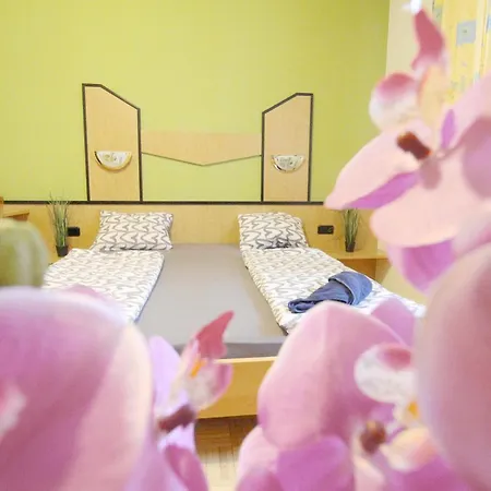 Aparthotel Triple In Hutteldorfer Strasse Area *