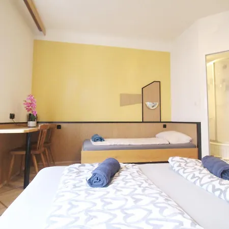 Aparthotel Triple In Hutteldorfer Strasse Area