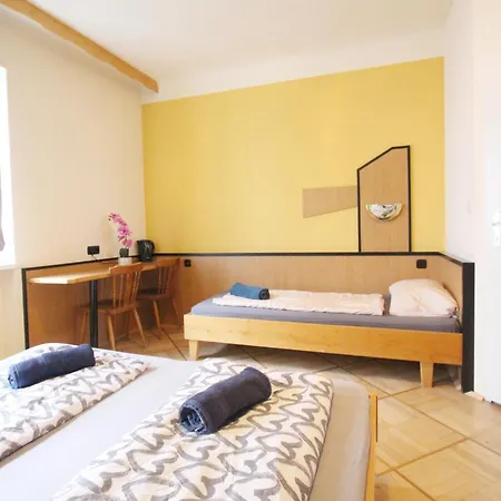 Aparthotel Triple In Hutteldorfer Strasse Area Vienna