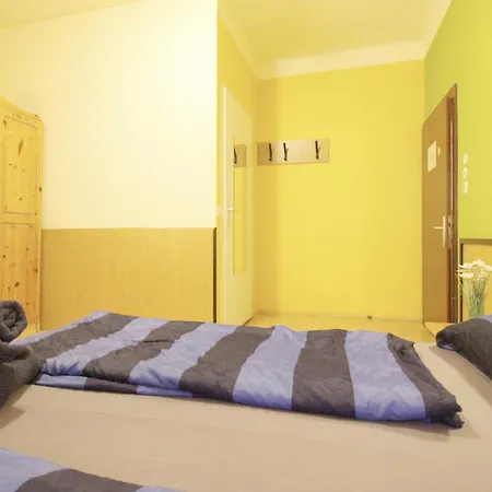 Triple In Hutteldorfer Strasse Area Aparthotel *