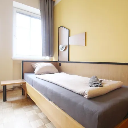 Triple In Hutteldorfer Strasse Area Aparthotel Vienna
