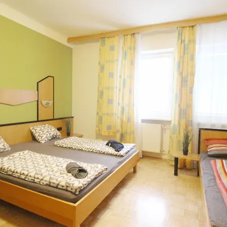 Aparthotel Triple In Hutteldorfer Strasse Area Vienna