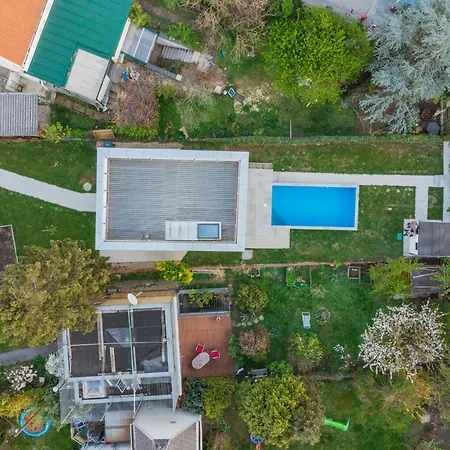 Jaeger Mit Pool In * Wien