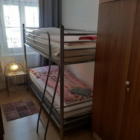 Happyhostel