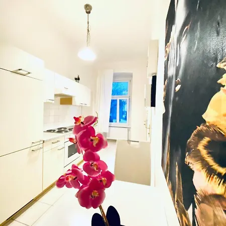 Family Th8 8 Apartament