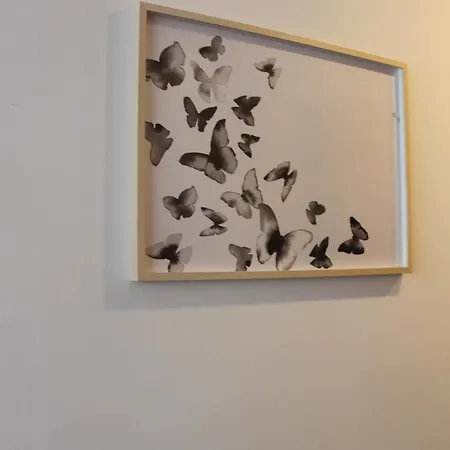 Favorite Studio By Nicole Apartment *