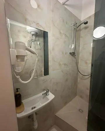 Datri Petite 8 Bécs
