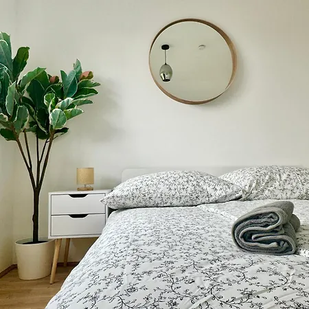 Apartment Modern Premium With Balcony *