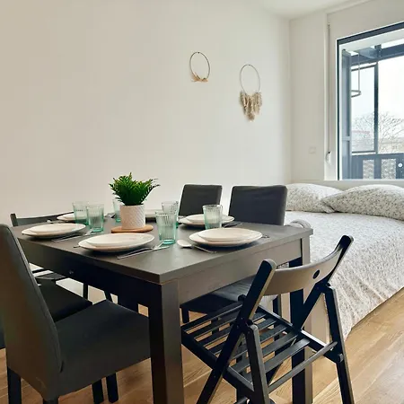 Modern Premium With Balcony