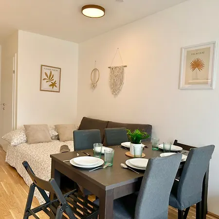 Apartment Modern Premium With Balcony