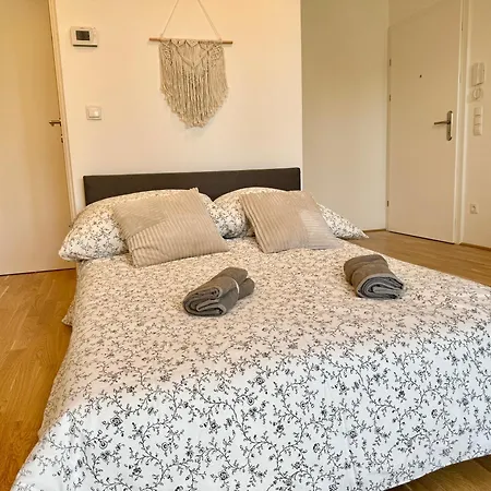 Apartment Modern Premium With Balcony Vienna