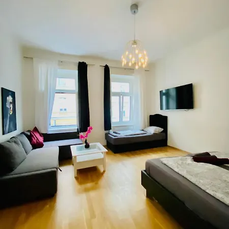 Apartament Family Th8 8 *