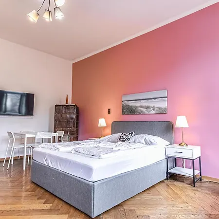 Apartment Lovely 1br Apt. Near Akh Hospital