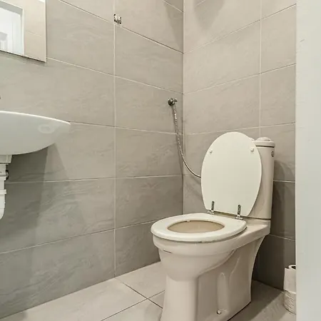 Lovely 1br Apt. Near Akh Hospital Apartment Vienna