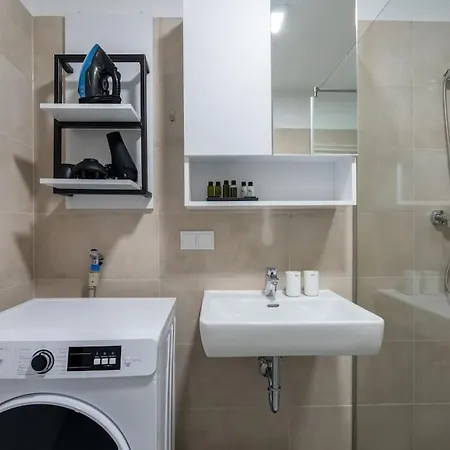 Apartment Sunny 1br With Balcony By Hm