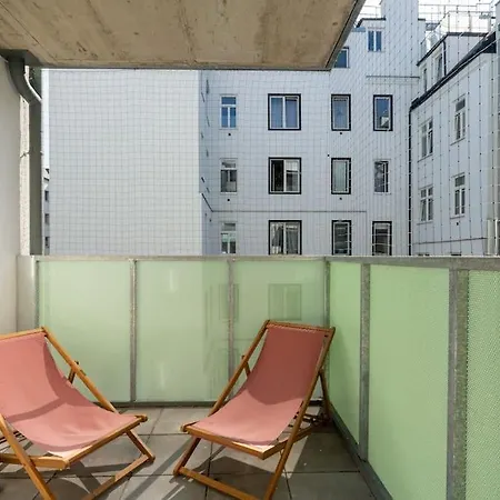 Sunny 1br With Balcony By Hm Apartment