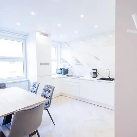 Stylish Two Bedrooms Next Belvedere Apartment *
