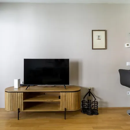 Apartment With Garden Close To Stadthalle, Westbahnhof Vienna