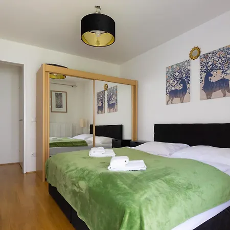 With Garden Close To Stadthalle, Westbahnhof Apartment