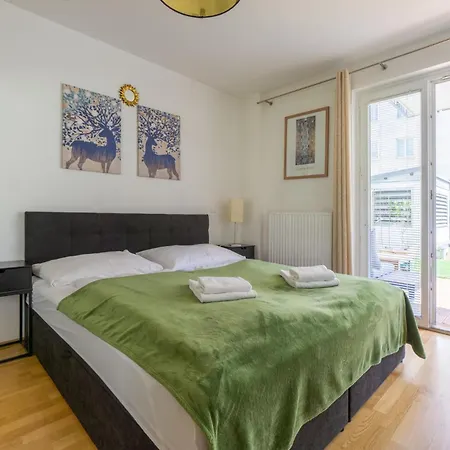 With Garden Close To Stadthalle, Westbahnhof *