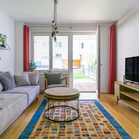 With Garden Close To Stadthalle, Westbahnhof Apartment Vienna