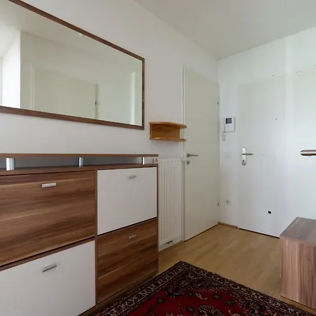 With Garden Close To Stadthalle, Westbahnhof Apartment Vienna