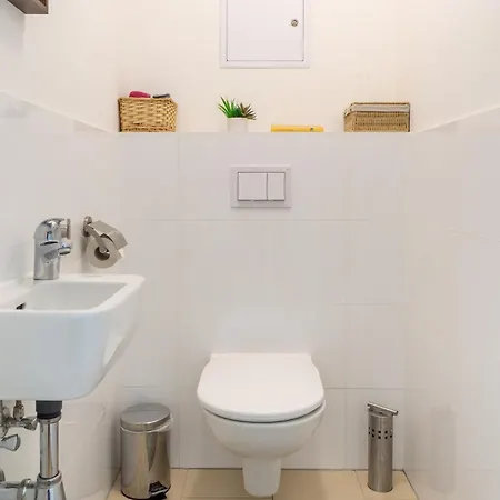 Apartment With Garden Close To Stadthalle, Westbahnhof